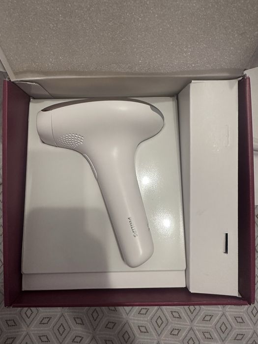 Фотоепілятор Philips Lumea IPL 7000 Series BRI921/00