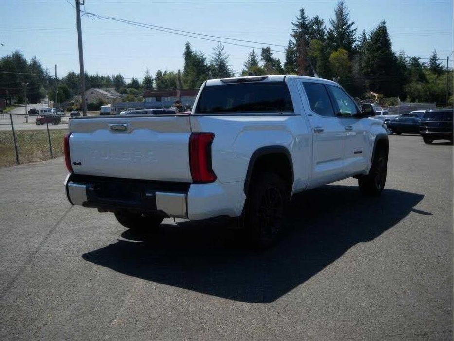 Toyota Tundra Limited CrewMax Cab LB      2022