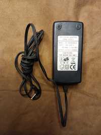 Блок живлення питания 13.5V 2500mA FJ-SW3660R018 (4mm)