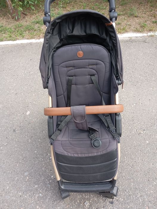 Продам прогулянкову коляску