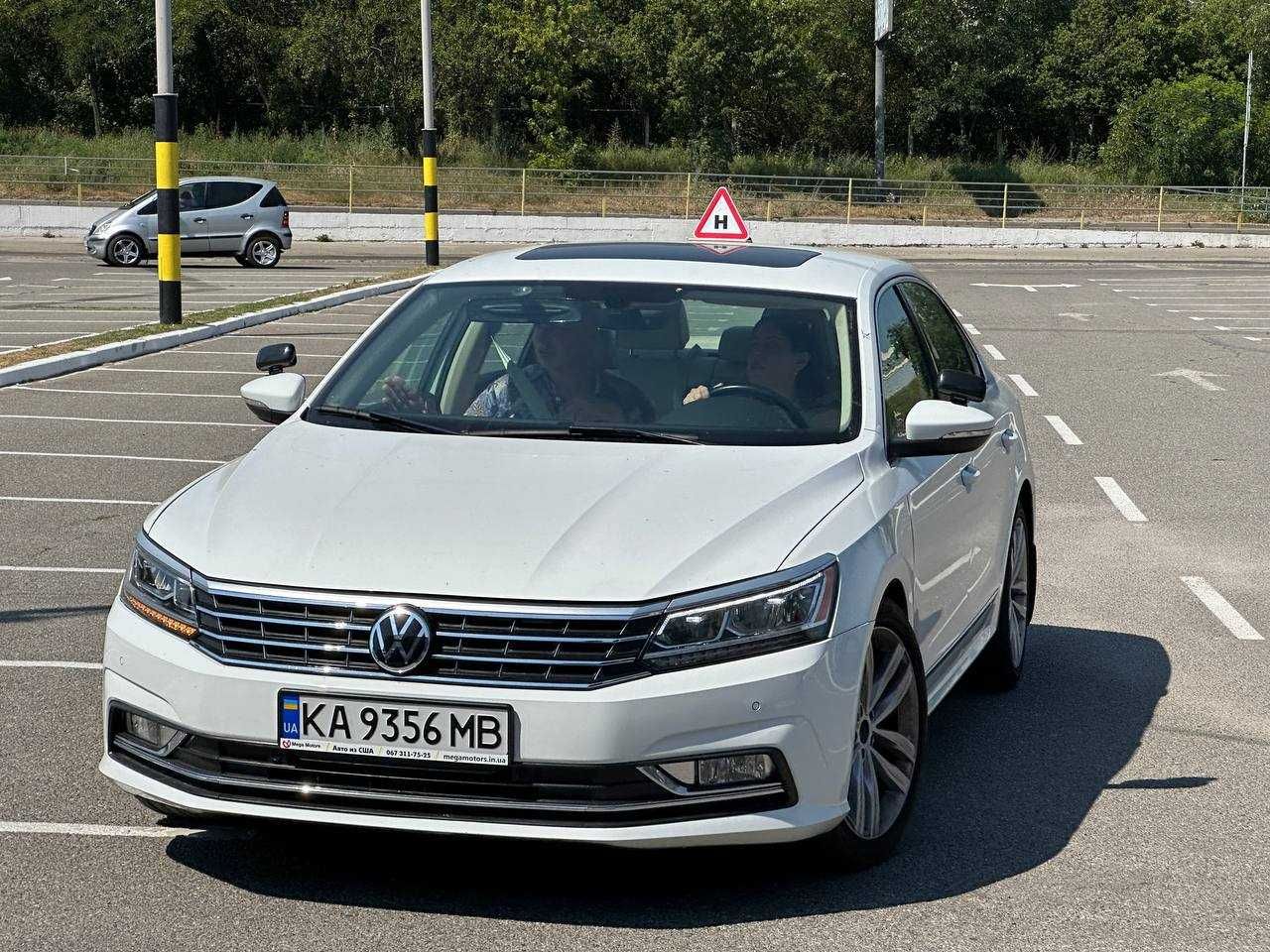 Автоінструктор у Києві для автоледі, інструктор з водіння для жінок