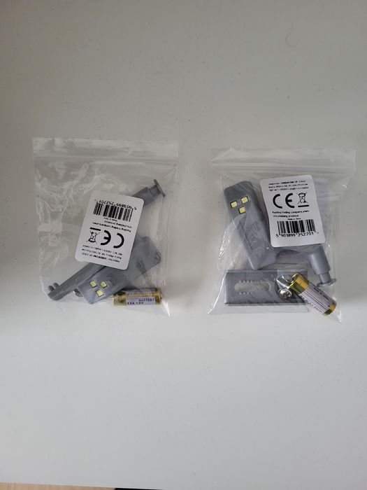 Lampki led do zawiasów szafki