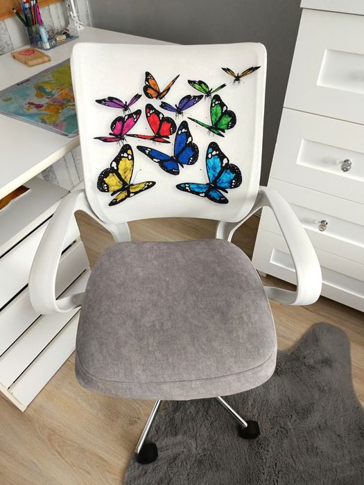 Fotel na kółkach do pokoju dziecięcego