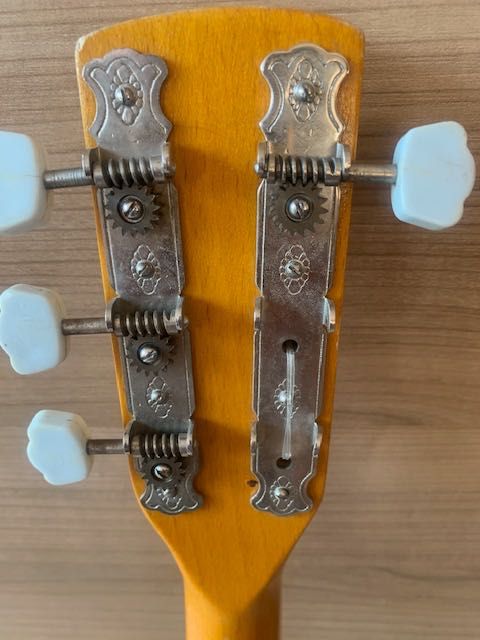 Gitara klasyczna dziecięca no name do naprawy lub na ścianę