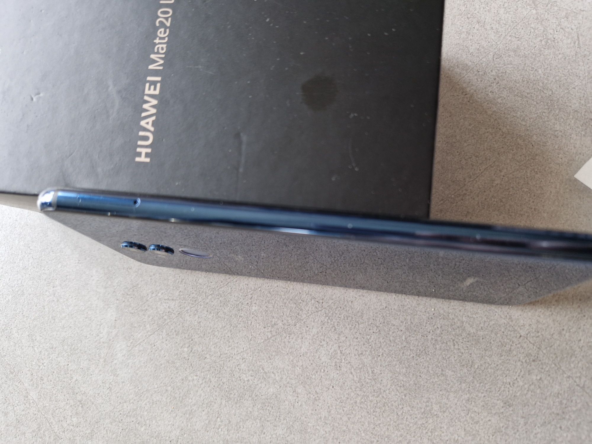 HUAWEI Mate 20 lite