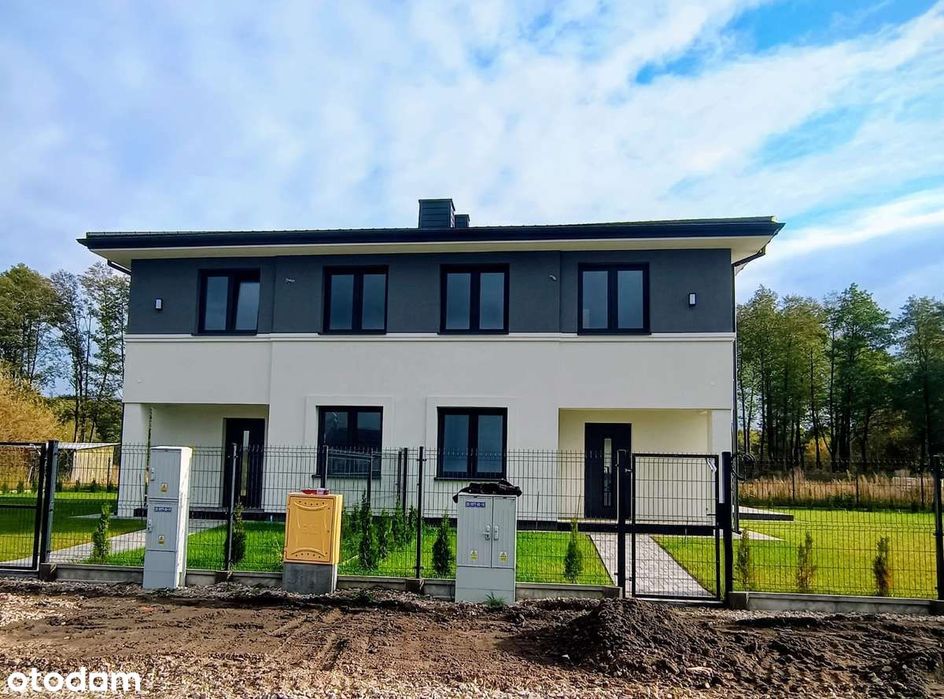 Sade Budy/Międzyborów. Dom w zabudowie bliźniaczej.