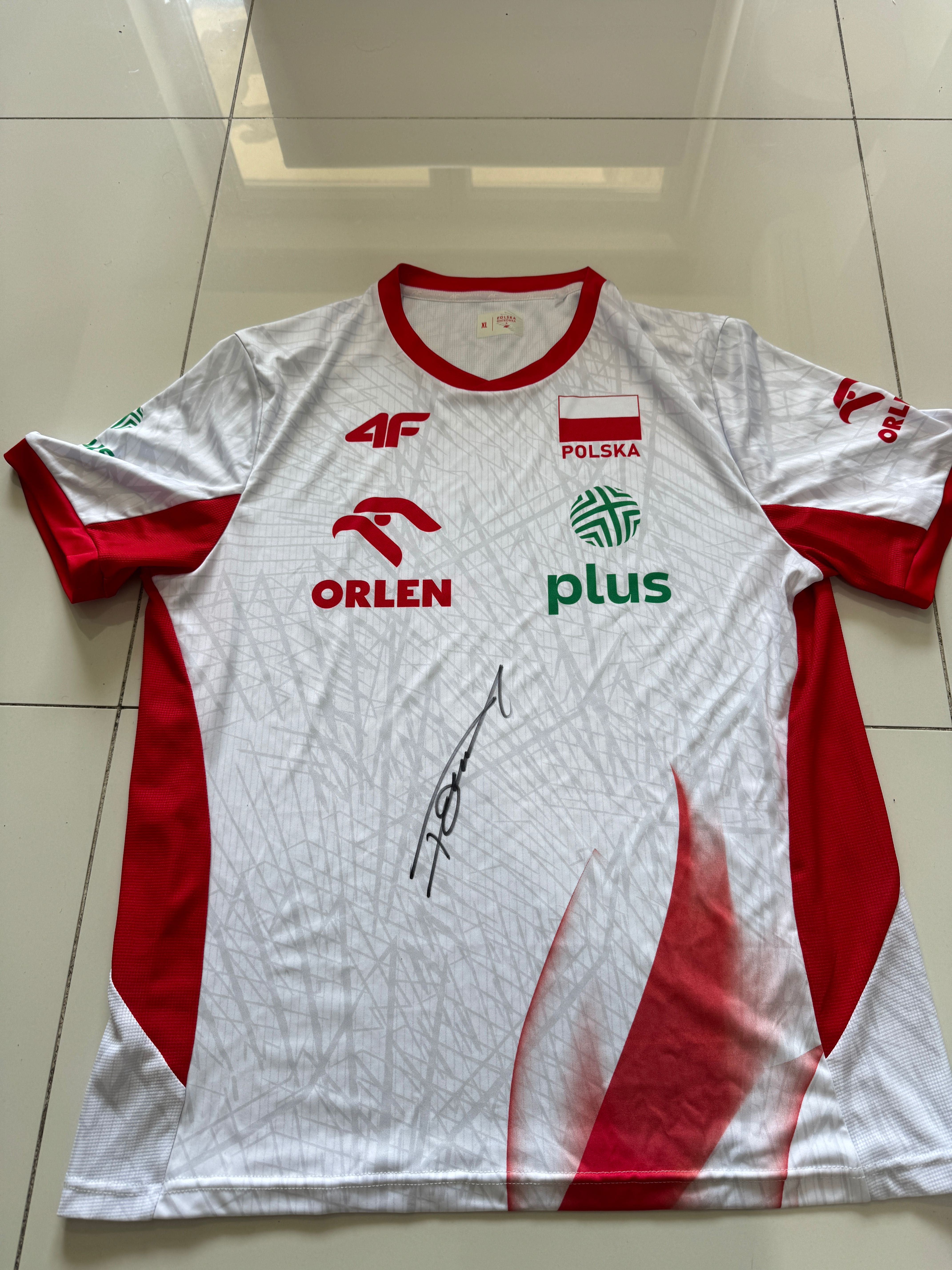 Koszulka Polskiej reprezentacji w siatkówce z autografem Tomasz Fornal