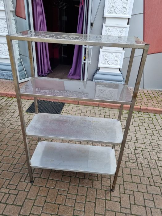 Стіл з нержавіючої сталі