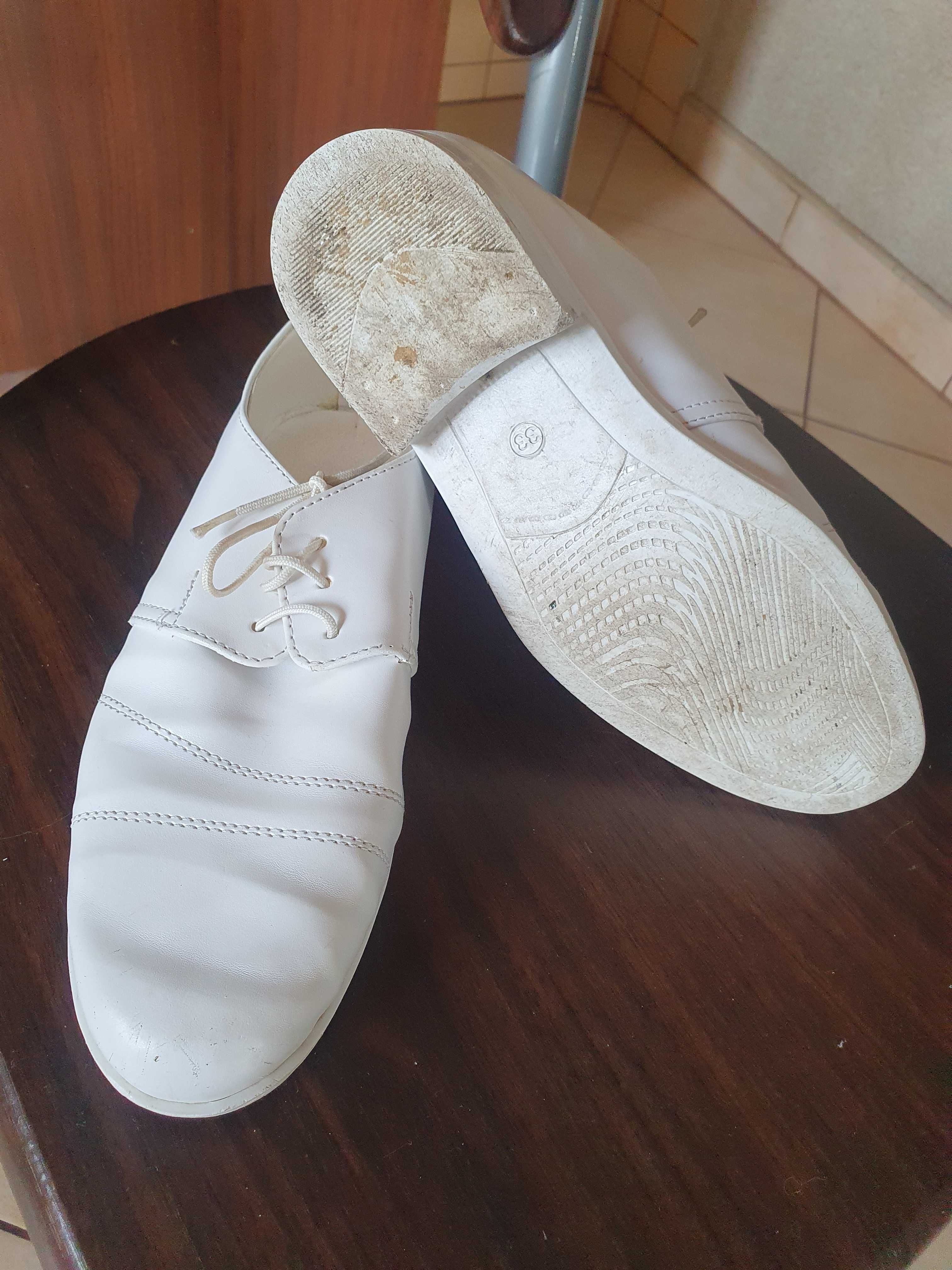 Buty białe komunijne chłopięce r.33