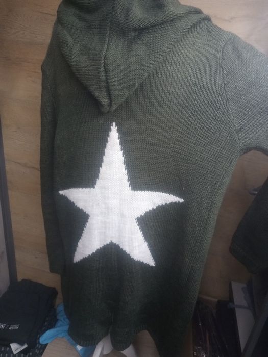 Sweter długi z motywem gwiazdy włoski