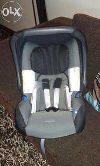 Cadeira auto de bebé até 13 kgs