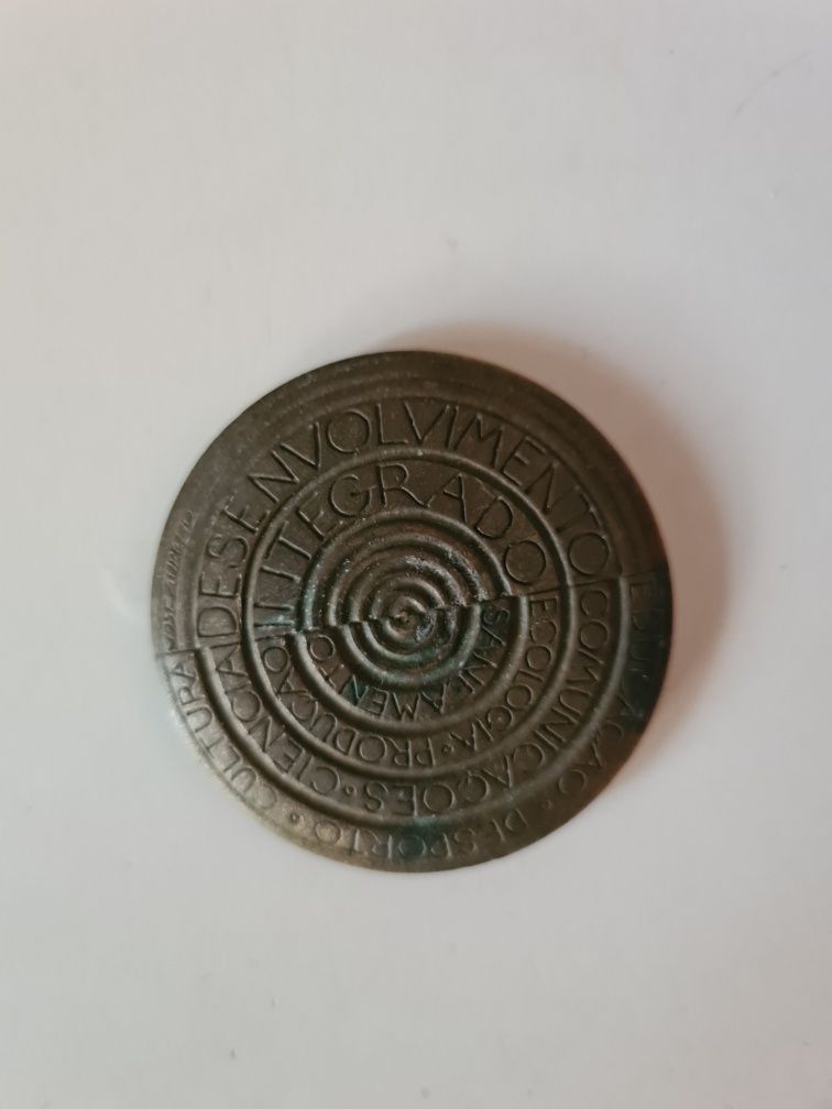 Medalha de bronze almada jovem