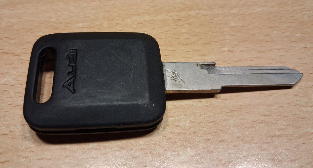Kluczyk Audi 80 B4 oryginał
