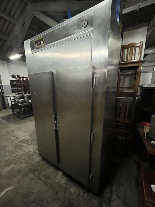 Arca vertical refrigeração em inox de 2 portas dou garantia