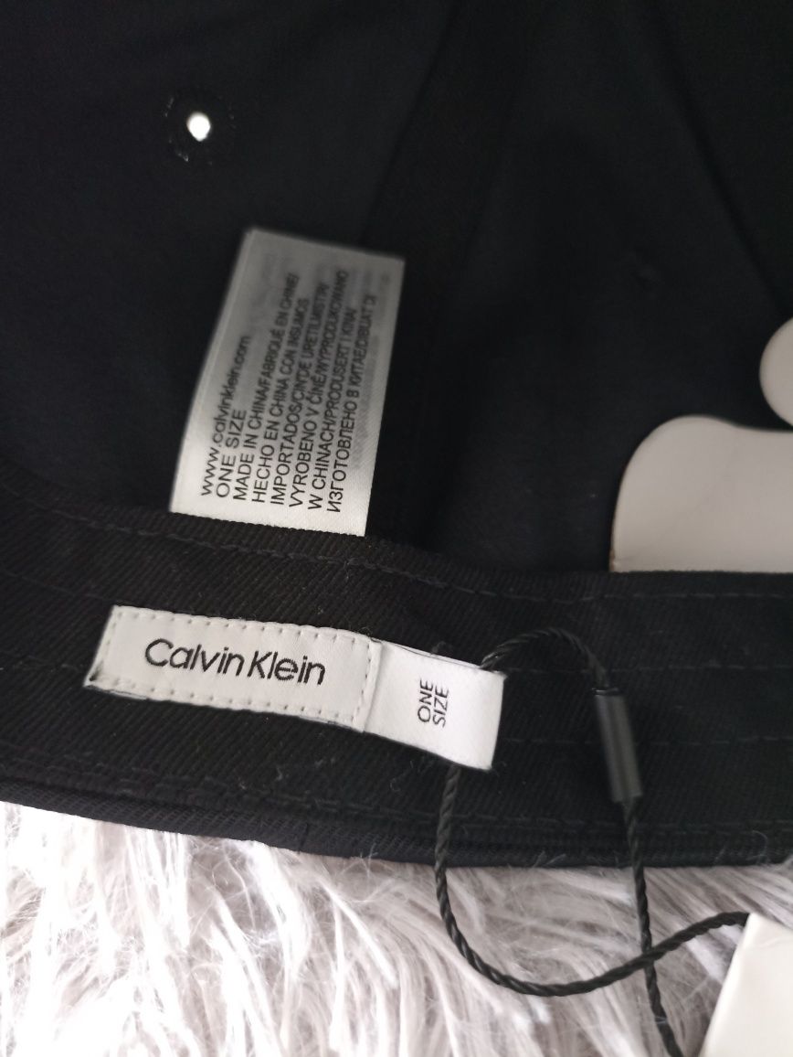 Czapka czarna z daszkiem Calvin Klein