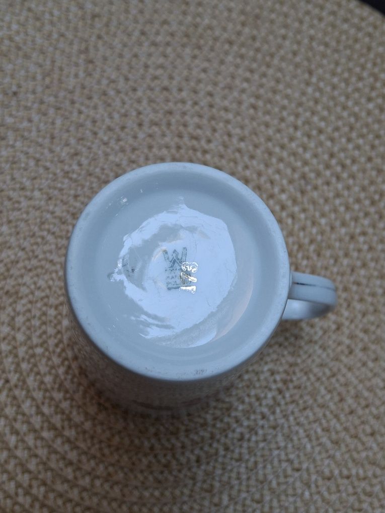 Kubek porcelanowy Wawel z różą.