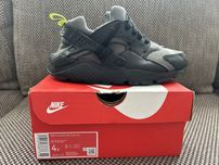 Ciemnoszare Nike Air Huarache r.36