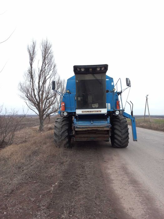 Комбайн Славутич КЗС 9