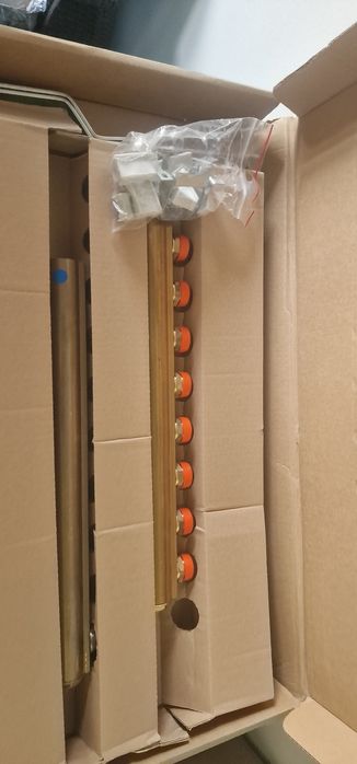 Rozdzielacz mosięzny z nyplami Sigma-Li 8 obwodów 8N