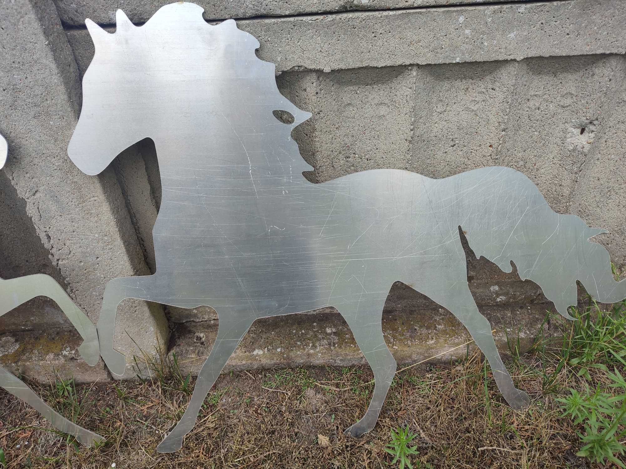 Konie xl 80 cm aluminium rozeta na bramę, ozdoba na ogrodzenie.