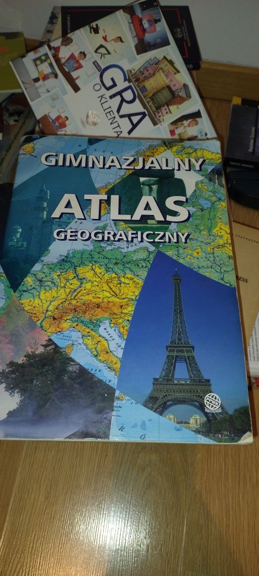 2 atlasy Szkolny Atlas geograficzny Gimnazjalny Atlas Geograficzn PPWK
