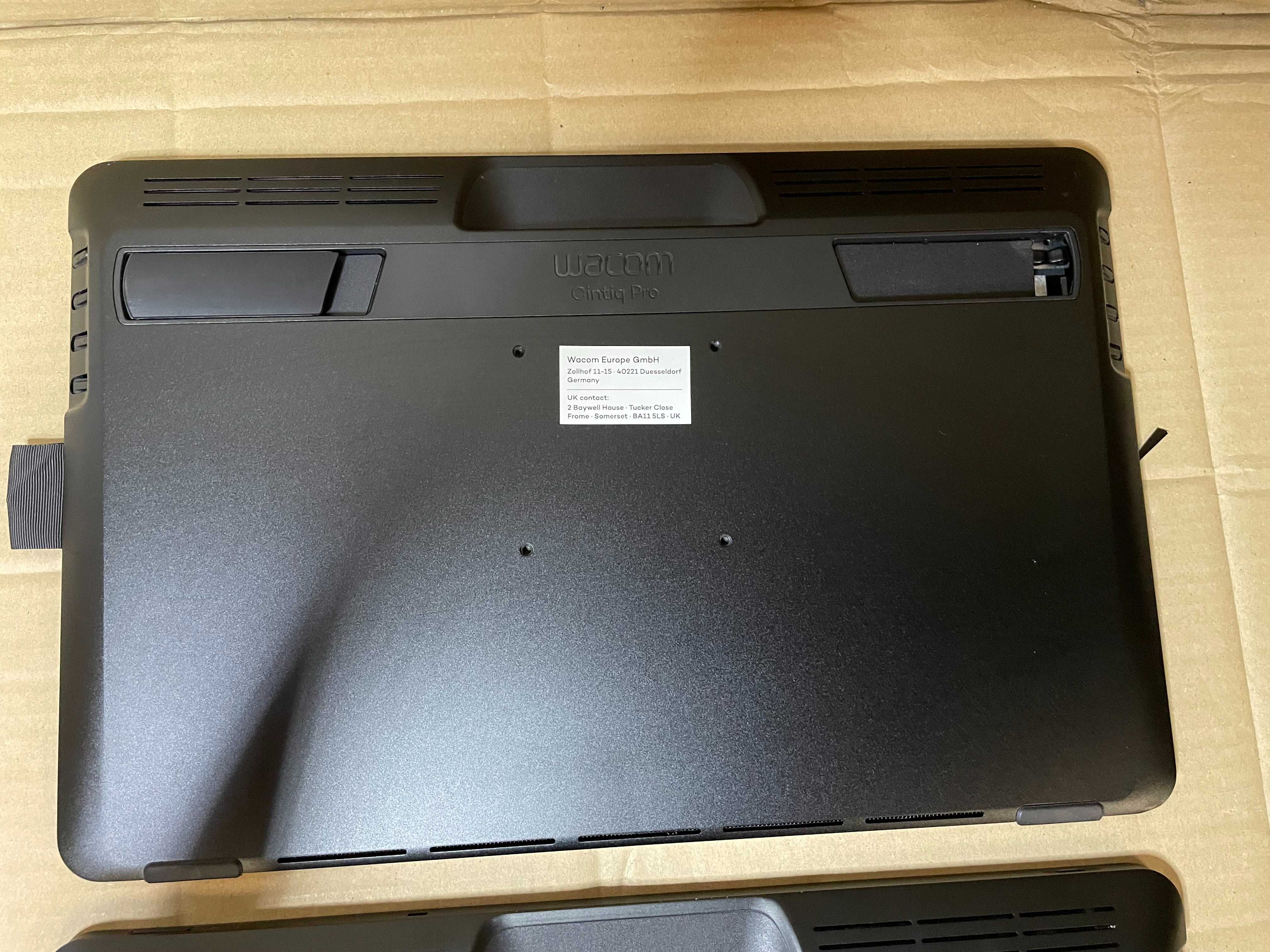 Tablet graficzny Wacom Cintiq Pro 16 UHD USZKODZONE na części 2 sztuki