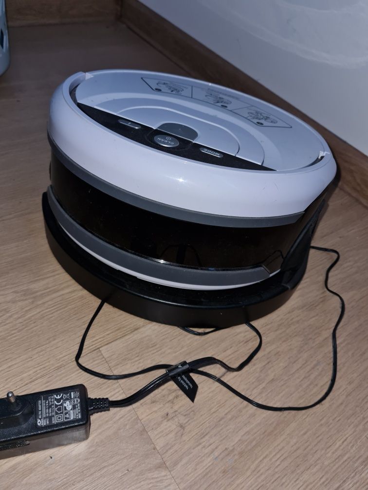 Robot myjący Medion