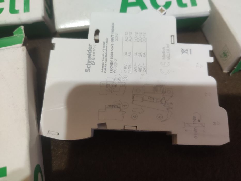 Schneider a9n26924 контактор ,автомат