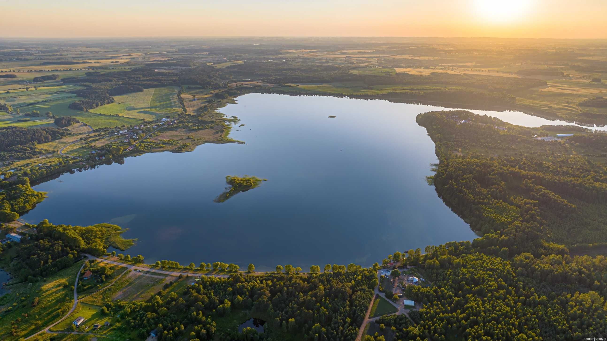 Działka na mazurach nad jeziorem Kownatki 10 arów warunki zabudowy