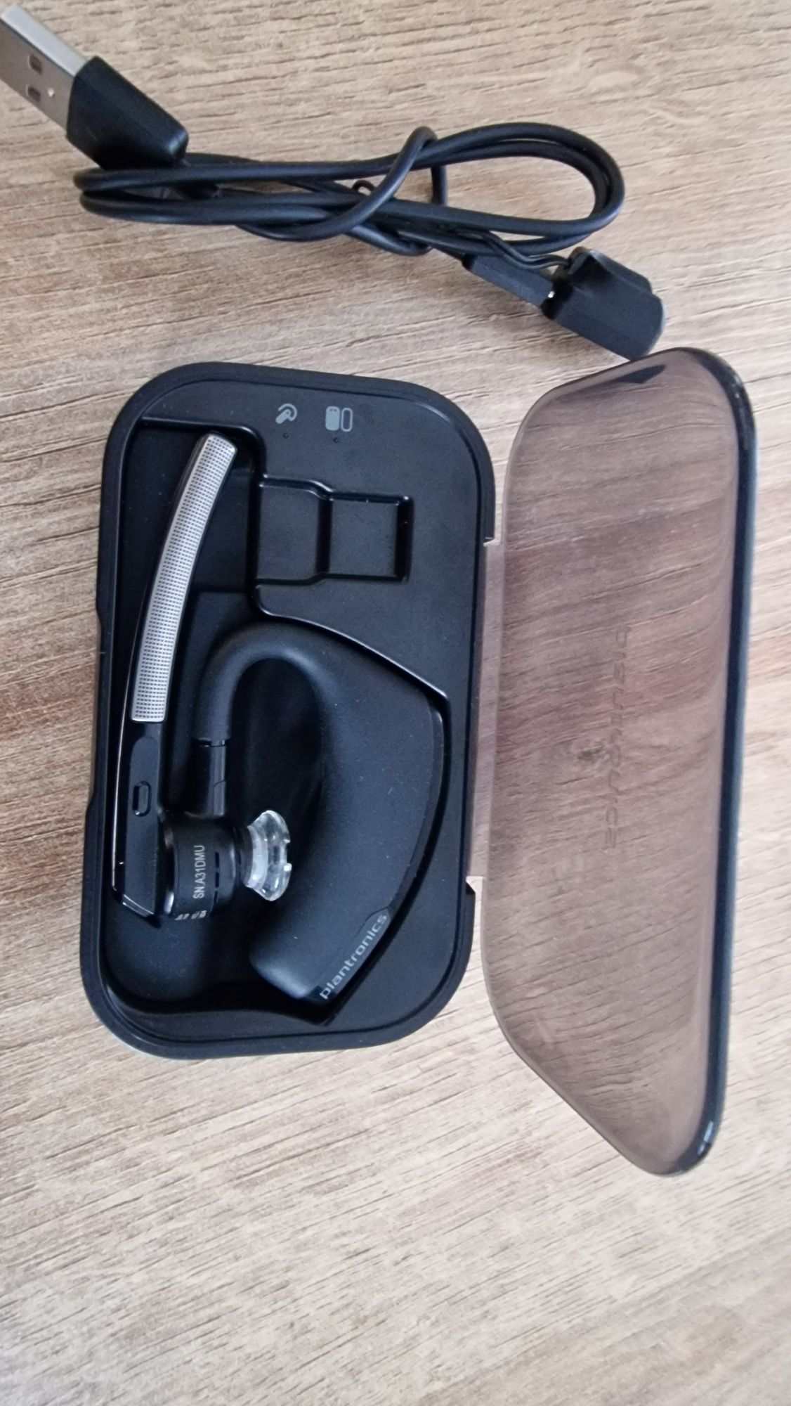 Plantronics voyager legend z etui