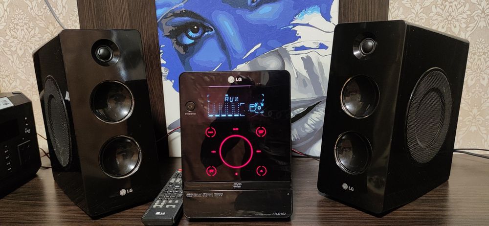 Музыкальный центр lg.