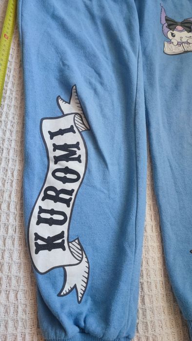 Bluza z kapturem i spodnie dresy 158