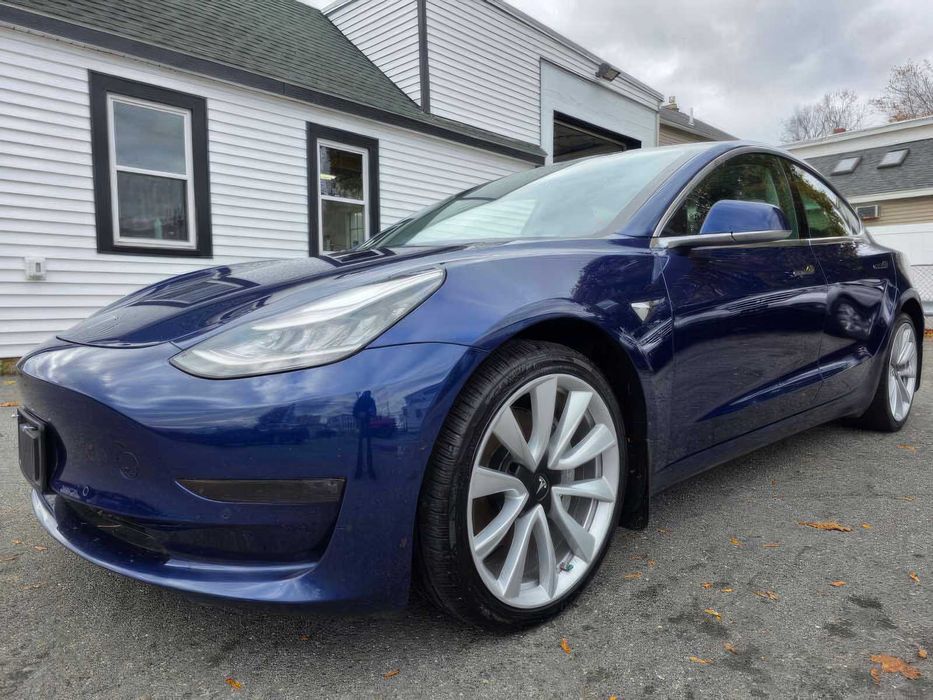 Tesla Model 3 Long Range      2019