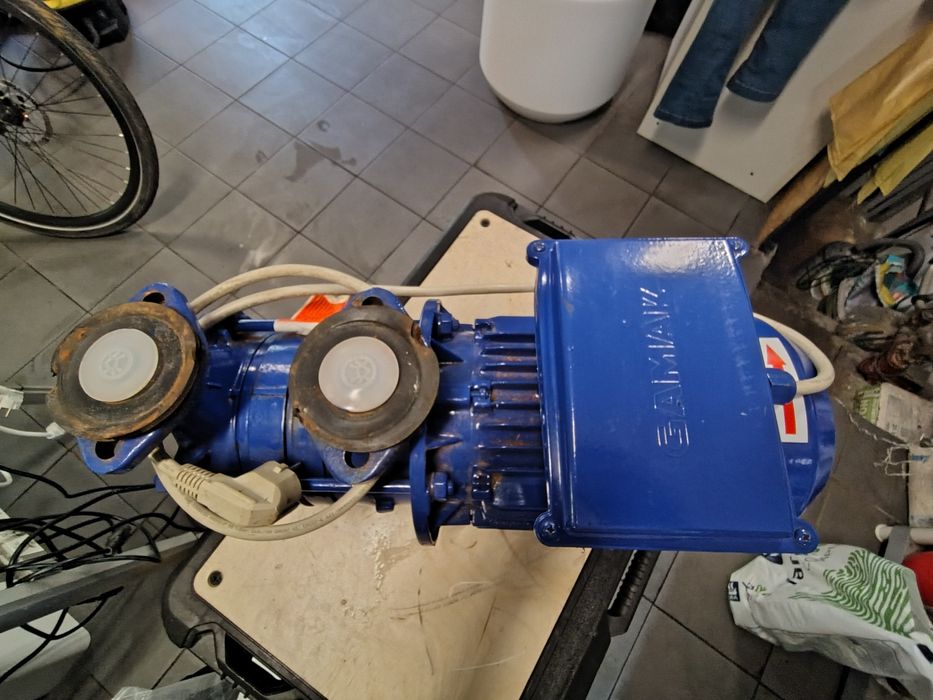 Hydrofor Hydro vacum plus zbiornik 200L