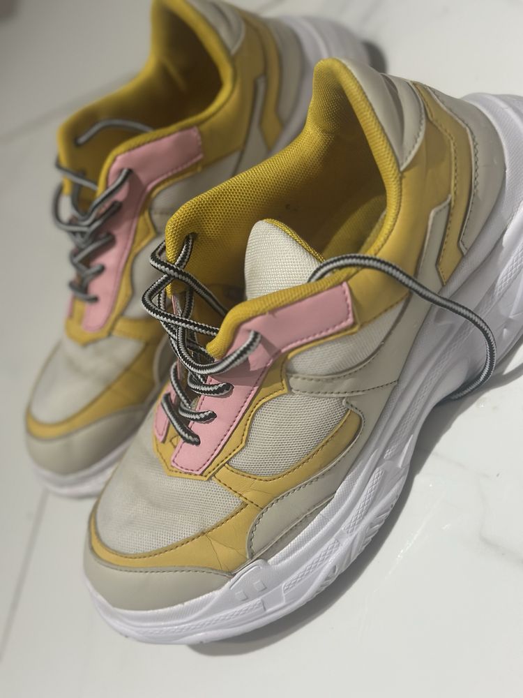 Sprzedam buty 42