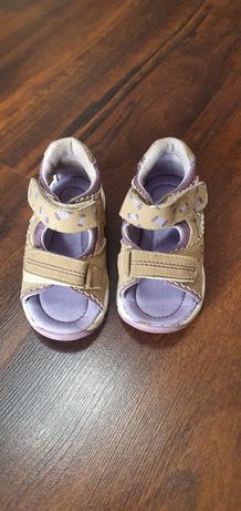 Buty sandały dla dziecka rozmiar 22
