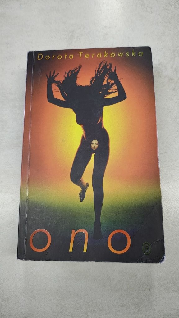 Ono. Dorota Terakowska. Książka pobiblioteczna