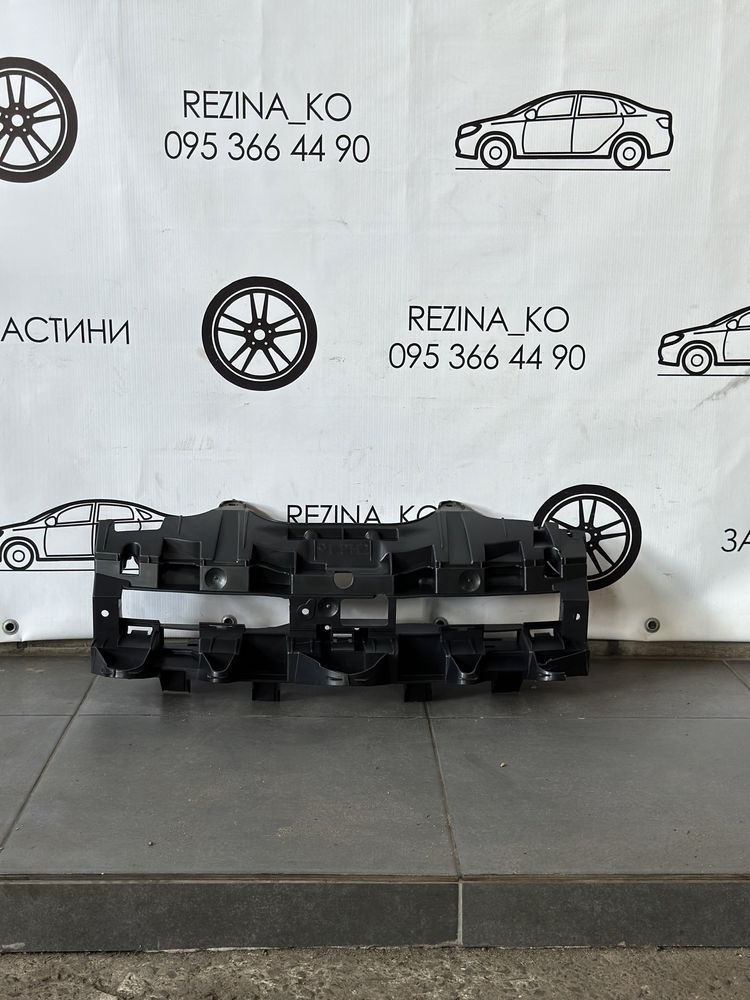 Підсилювач переднього бампера Renault Laguna 3 2008-2015 р. (новий)