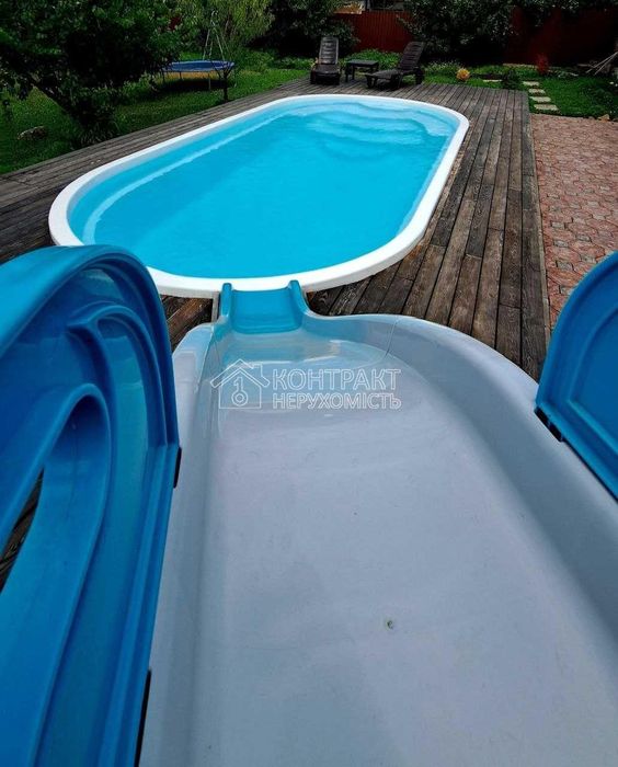 Продам сучасний будинок у самому центрі міста!