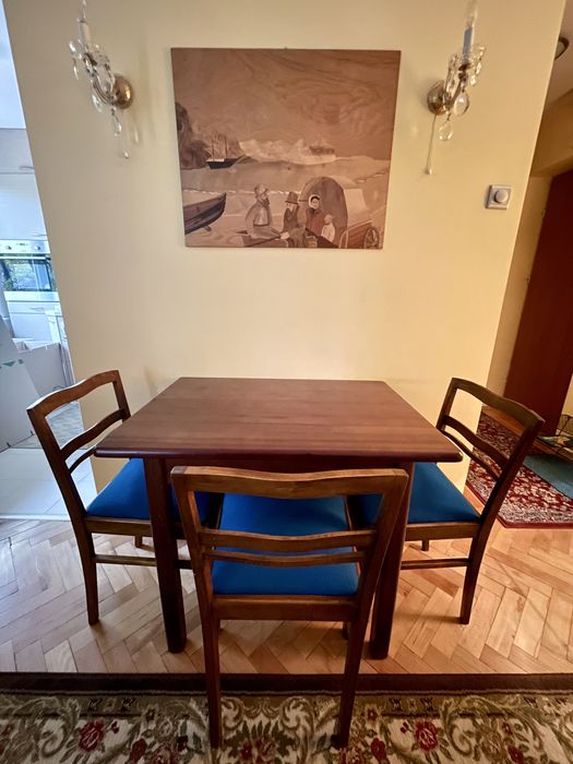 Unikatowy stół jadalniany z orzechowego drewna + 4 krzesła retro