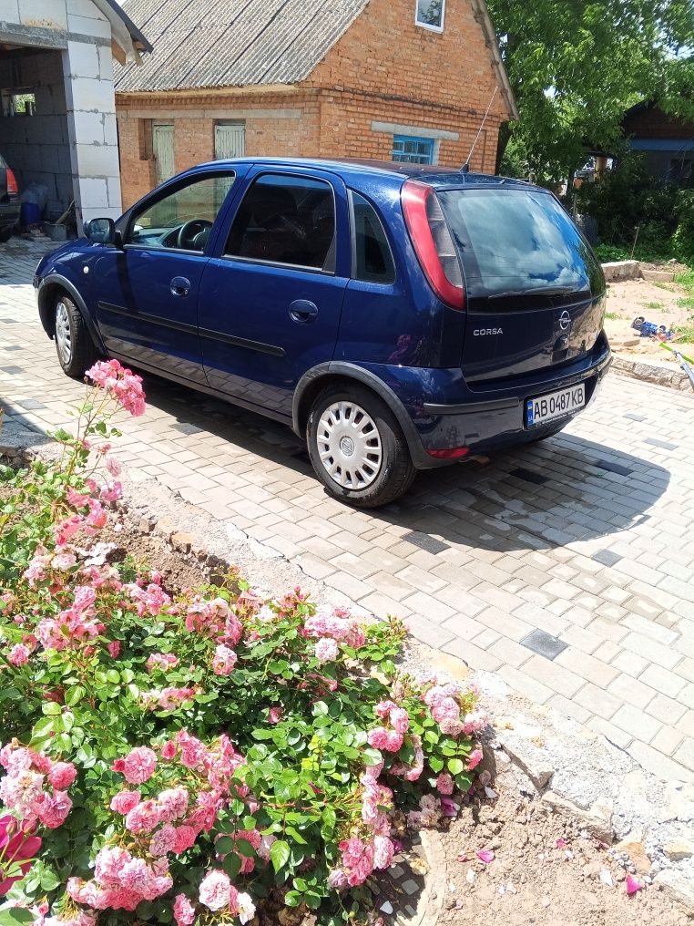 Opel corsa Автомат авто в жіночі руки
