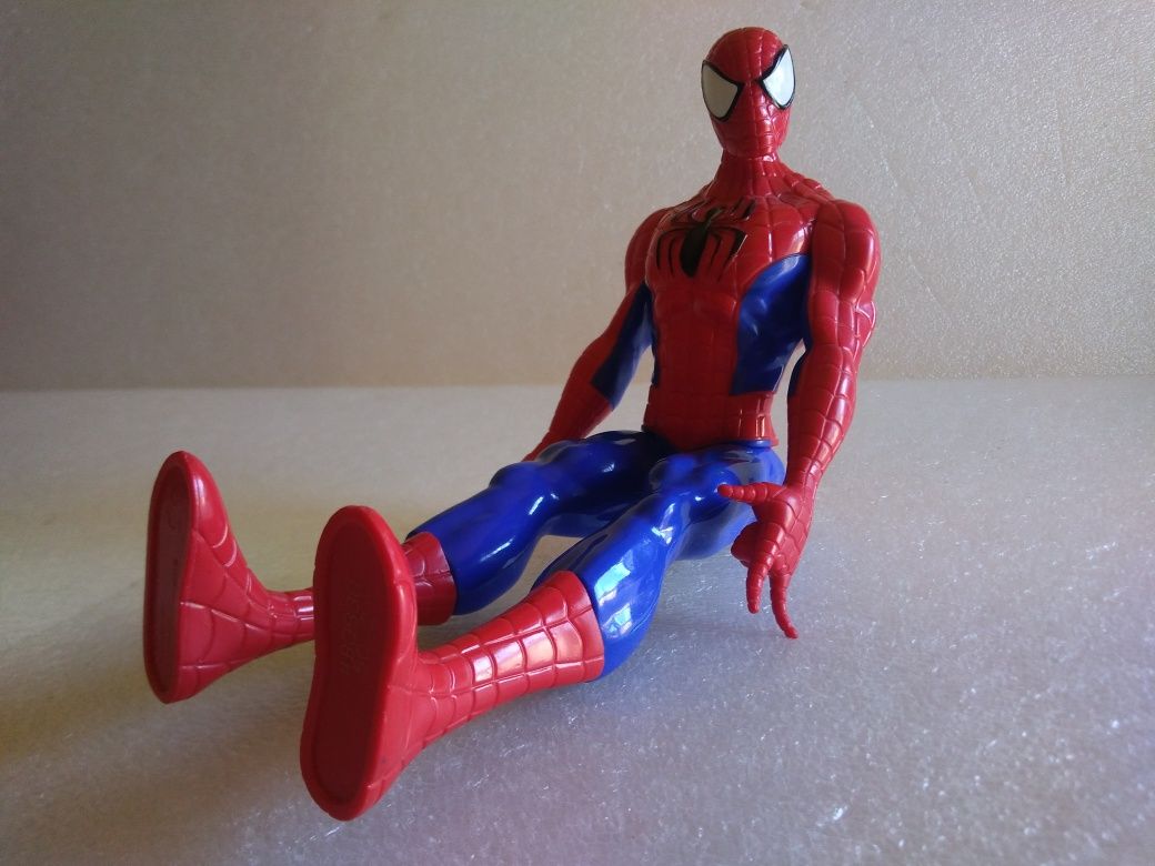 Figura Homem Aranha com 28 cm de 2013 Marvel