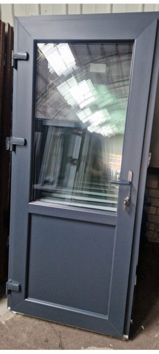 Двері металопластикові