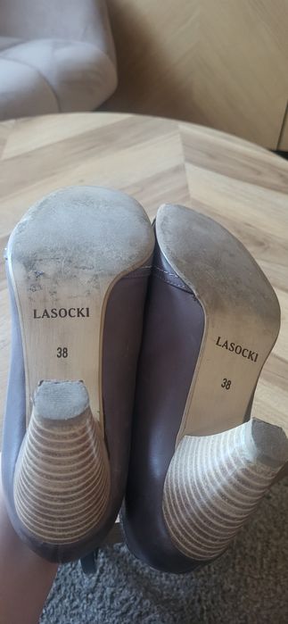 Buty na obcasie Lasocki 38