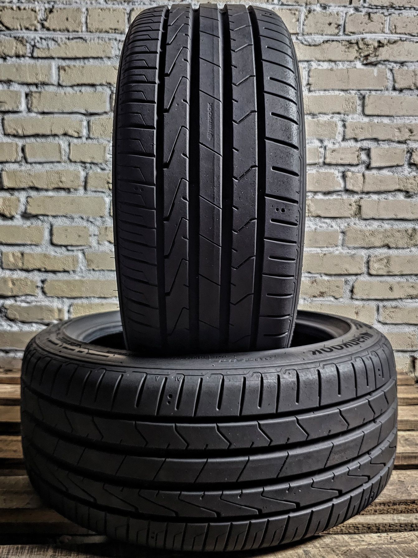 Пара 215/45r17 Hankook | Korea | 2022 | 7.5mm | Преміум шини/Як нові