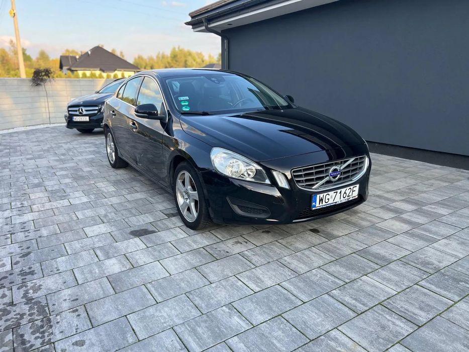 Volvo S60 Maly przebieg, 180 km, automat