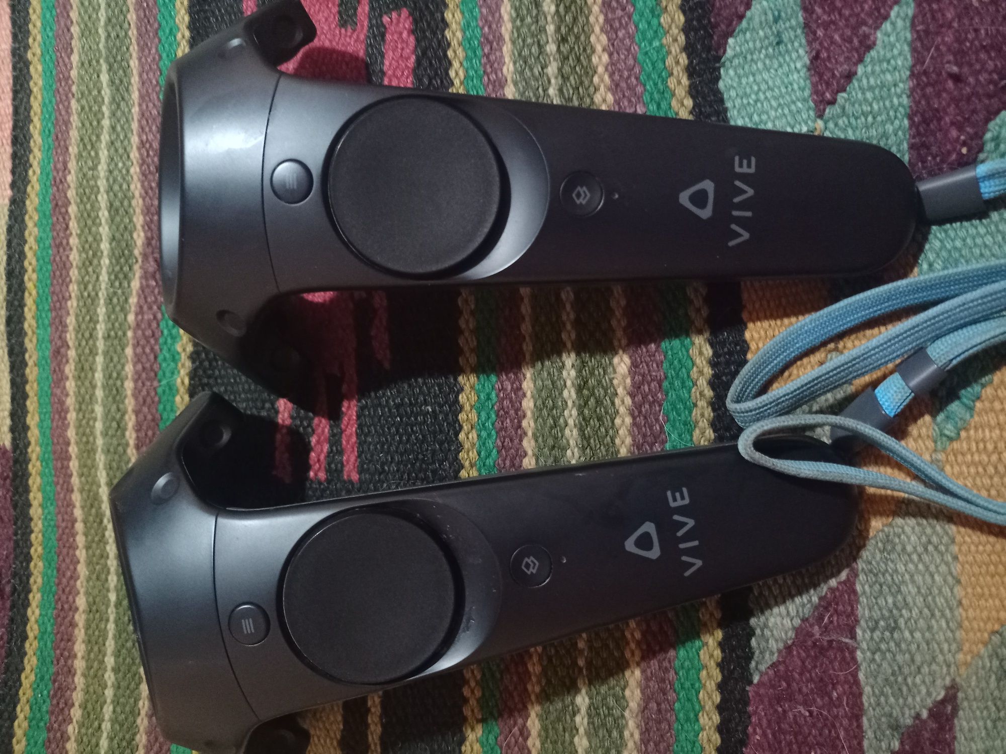 Htc vive контролери