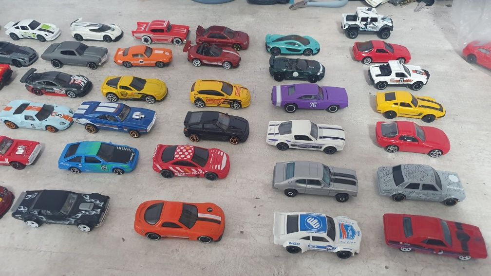 Hot wheels na sztuki 100 otwartych 50 w opakowaniach