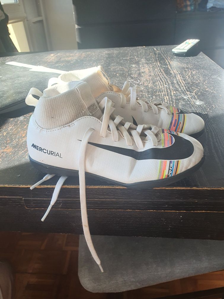 Turfy, korki nike mercurial ze skarpetą rozm.33-20,5cm