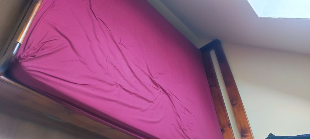 Komplet mebli do sypialni łóżko 160x200 +dwie szafki nocne + regał